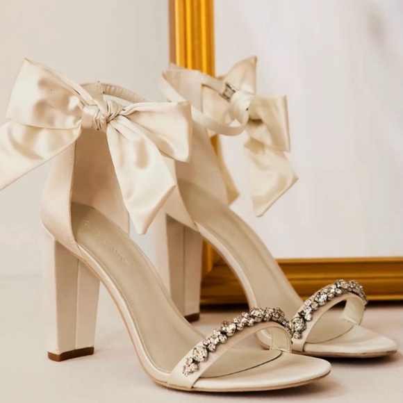 Oleg Cassini Melanie Crystal Strap Heels Sandals Size 7 NEW - Picture 9 of 10